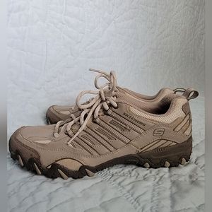 SKECHERS casual sneakers womens size 7.5 walking hiking